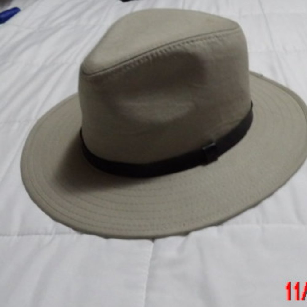 hat - Picture 3 of 10